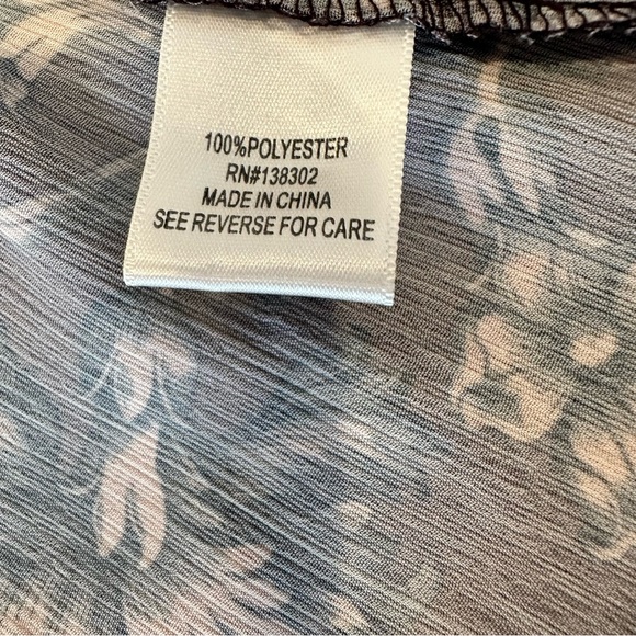 Loralette Flowered Kimono 1X. String Tie Closure. Brown With Pink Velvet Trim - Picture 15 of 16